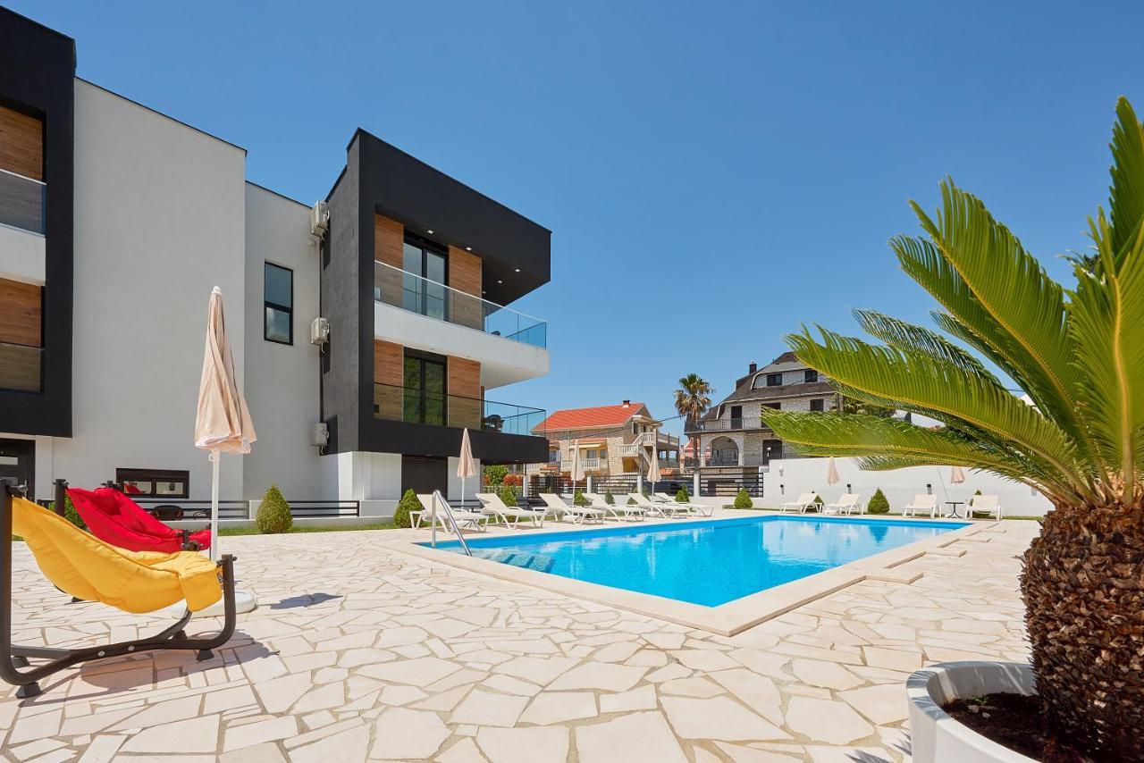 Georgiy Lux Apartments Lastva Grbaljska Exterior foto